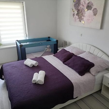 Apartman Lidija Dinjiska Luaran gambar