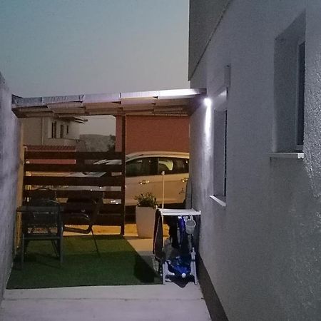 Apartman Lidija Dinjiska Luaran gambar