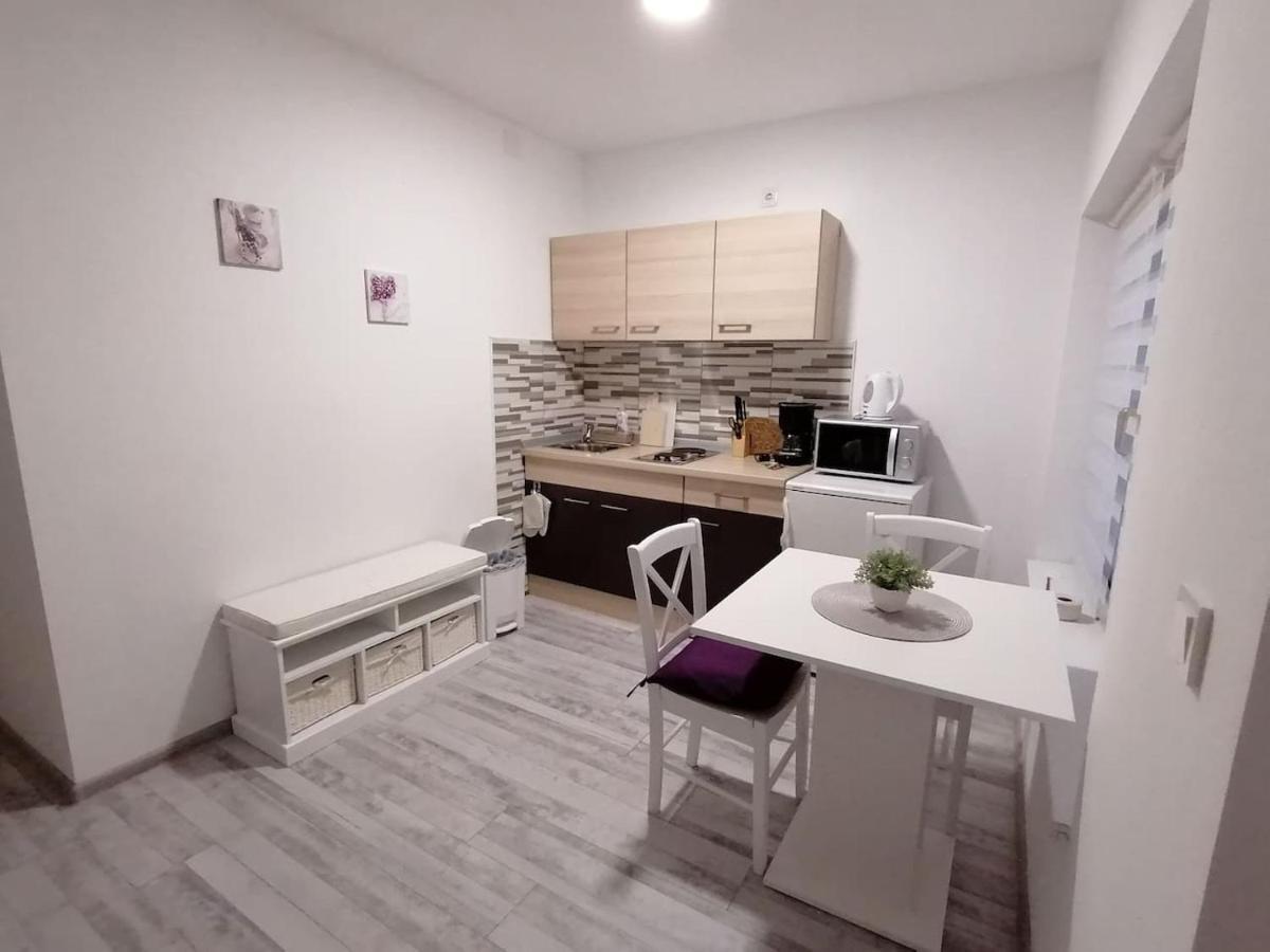 Apartman Lidija Dinjiska Luaran gambar