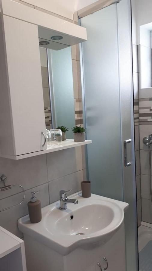 Apartman Lidija Dinjiska Luaran gambar