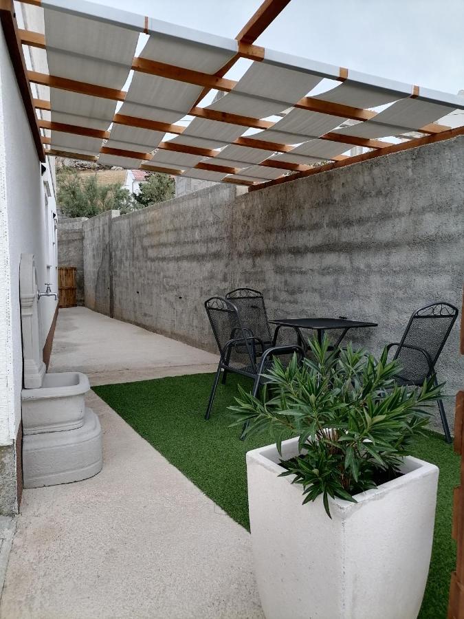 Apartman Lidija Dinjiska Luaran gambar